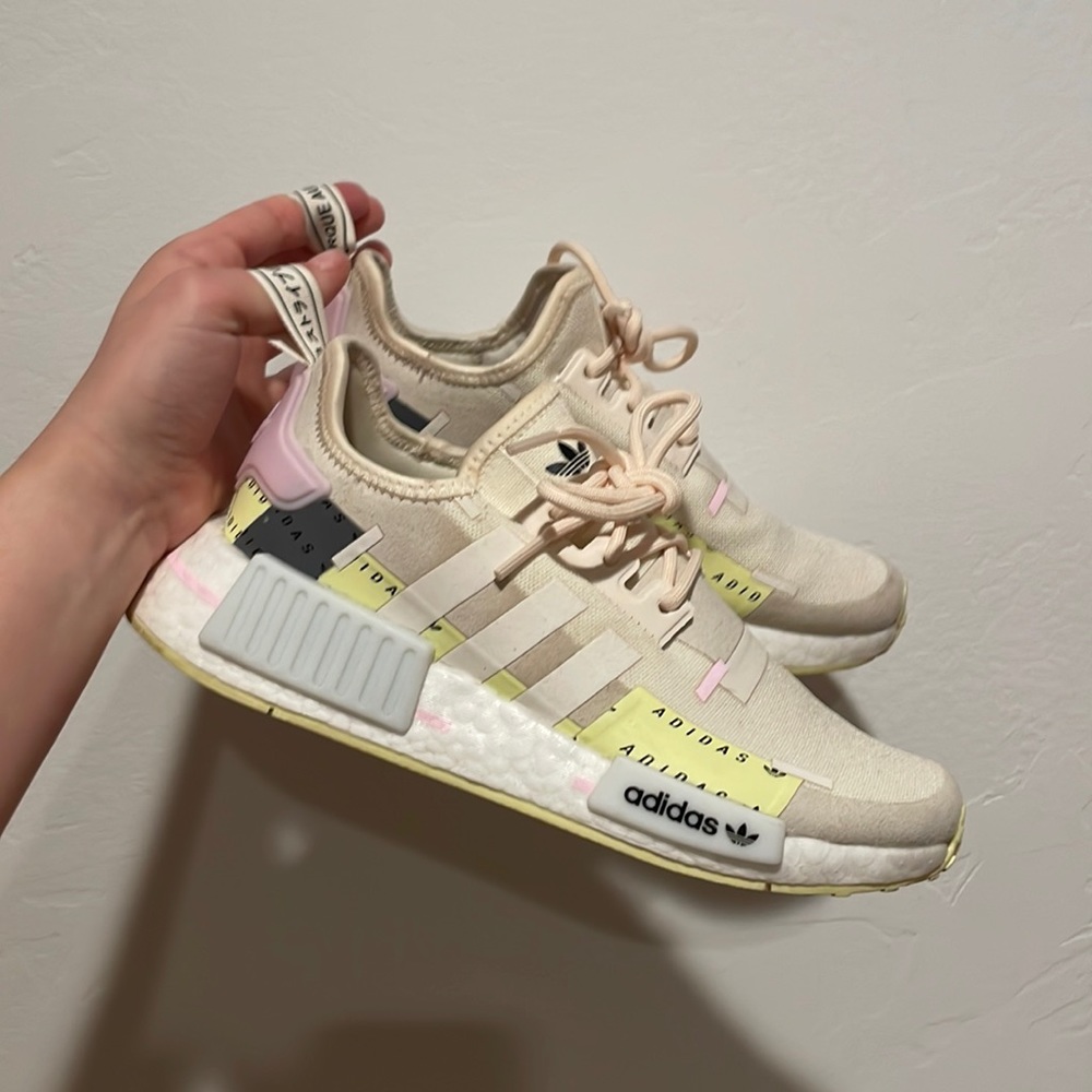 Adidas NMD R1 shoes